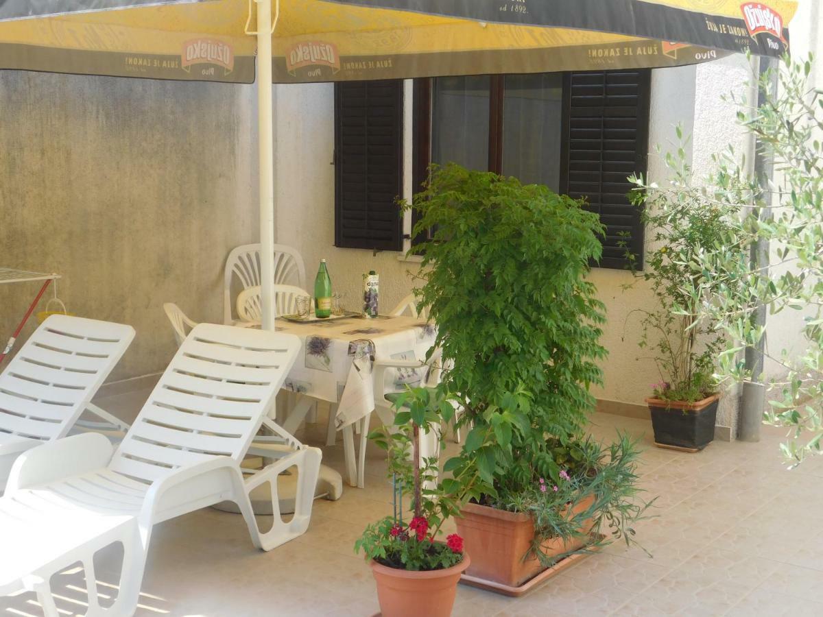 Apartment Artusi Pula Exterior foto