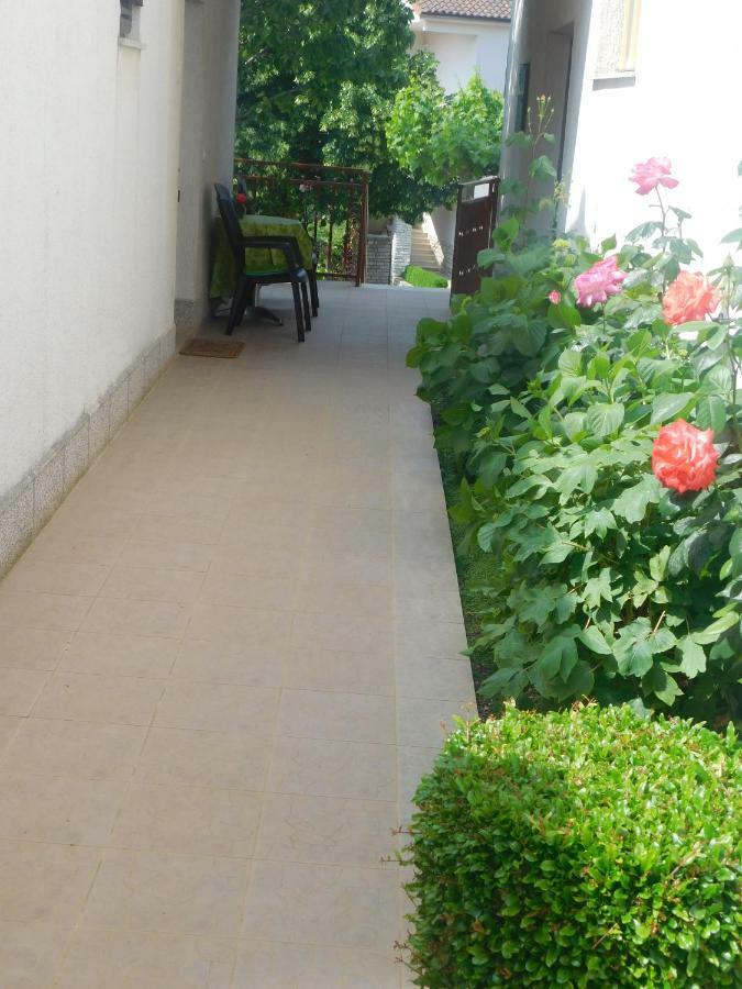Apartment Artusi Pula Exterior foto